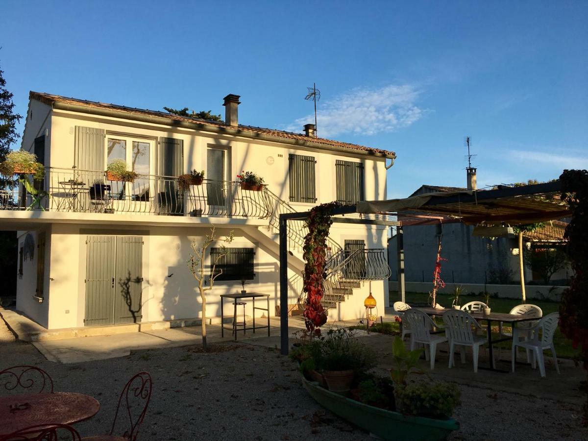 Chez Marinette Apartment Le Cailar Exterior photo